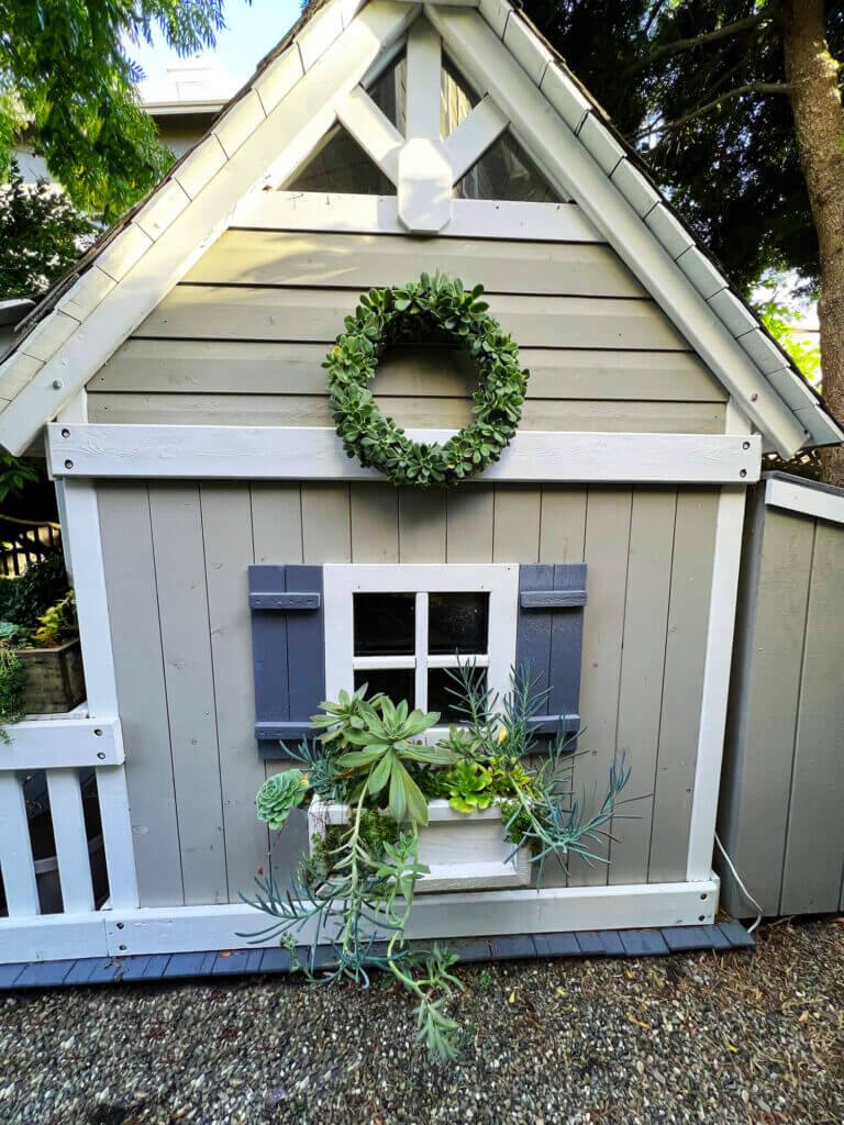 Add a touch of natural beauty to your home with our custom live succulent wreath, handcrafted by Urban Garden Studio.